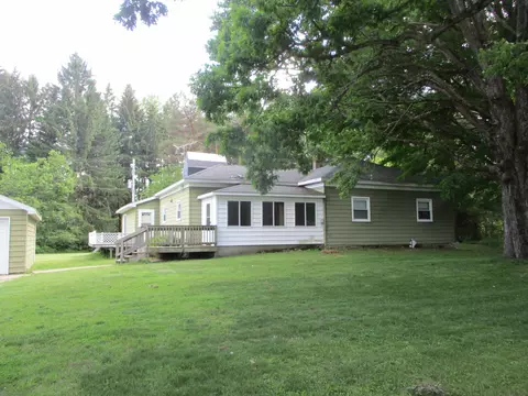 3425 Fenwick Rd, Greenville, MI 48838