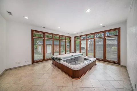 3589 Hendee Rd, Jackson, MI 49201 photo 9