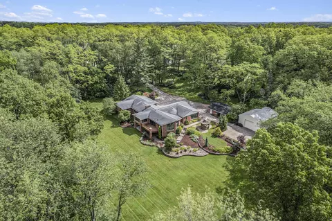 3589 Hendee Rd, Jackson, MI 49201