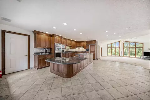 3589 Hendee Rd, Jackson, MI 49201 photo 2