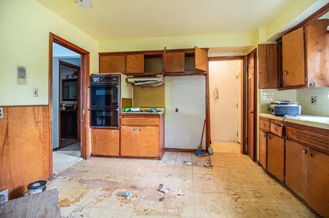 38803 Ecorse Rd, Romulus, MI 48174 photo 9
