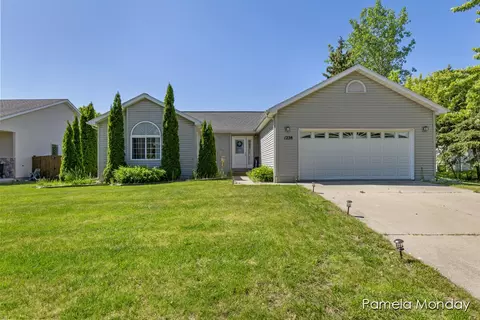 1228 Buckingham Pl, Mount Pleasant, MI 48858