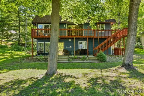 10541 E Blue Lake Dr, Mecosta, MI 49332