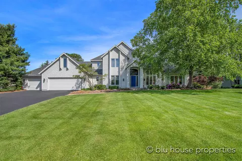 7901 Ashwood Dr SE, Ada, MI 49301