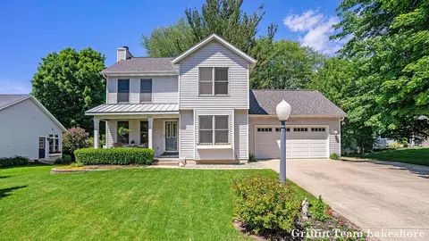 6461 Wildcreek Dr, Holland, MI 49423