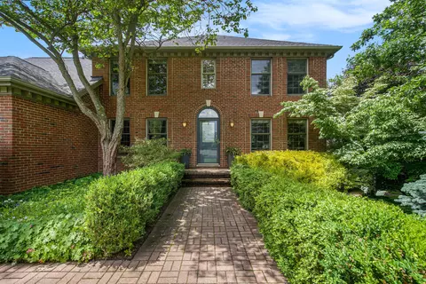 13215 Worthington Ct, Chelsea, MI 48118