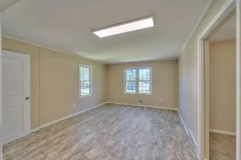 739 Royal Dr, Jackson, MI 49202 photo 11