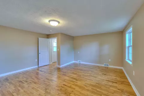 739 Royal Dr, Jackson, MI 49202 photo 20