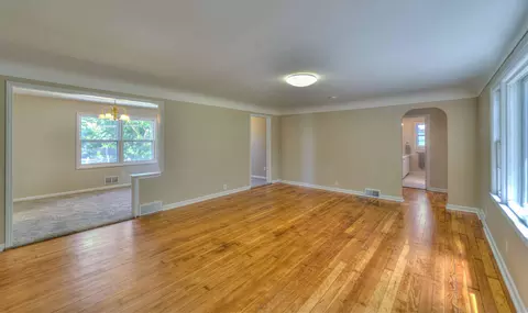 739 Royal Dr, Jackson, MI 49202 photo 9