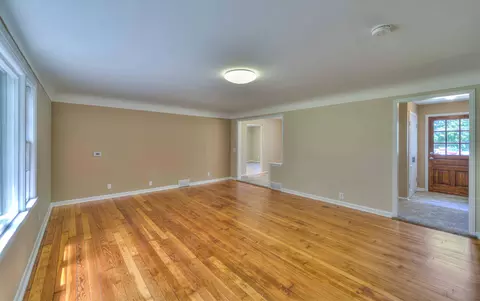739 Royal Dr, Jackson, MI 49202 photo 10