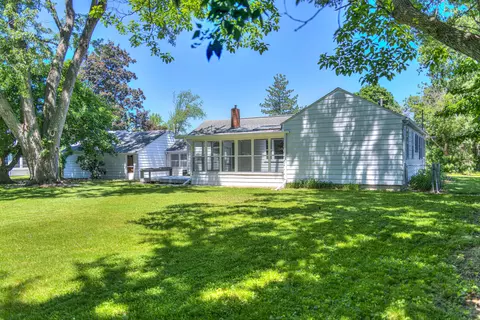 739 Royal Dr, Jackson, MI 49202 photo 3