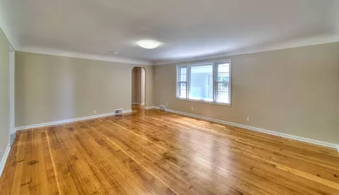 739 Royal Dr, Jackson, MI 49202 photo 8