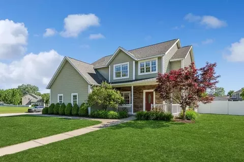 5969 Longhorn Trl, Stevensville, MI 49127