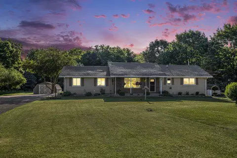 143 Lukesport Dr, Quincy, MI 49082