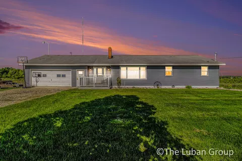 5299 S Hogenson Rd, Scottville, MI 49454