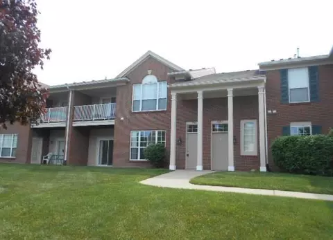 24106 Chesapeake Cir #279, Walled Lake, MI 48390