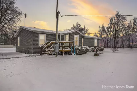 4150 Tow Rd, Sheridan, MI 48884