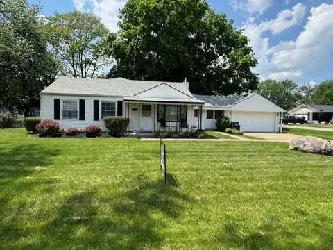 9315 Elmhurst Ave, Plymouth, MI 48170
