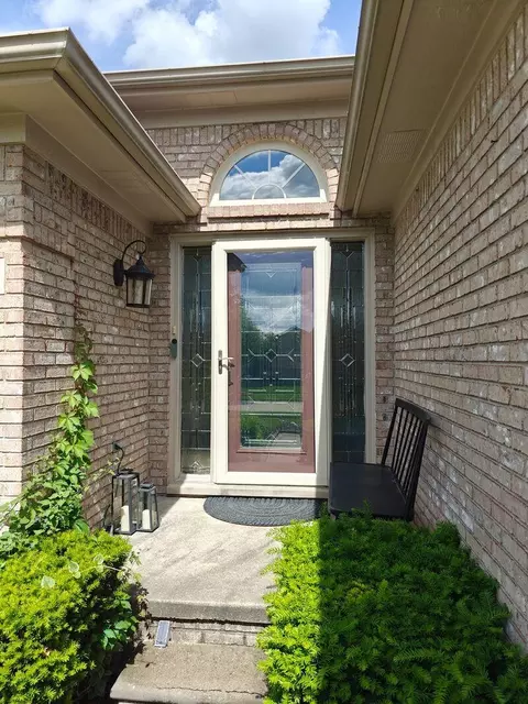 48522 Pin Oak Dr, Macomb, MI 48044 photo 4