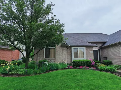 48522 Pin Oak Dr, Macomb, MI 48044 photo 7