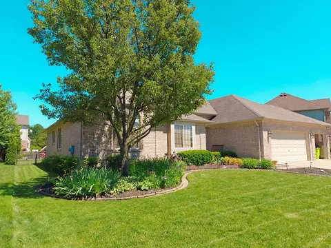 48522 Pin Oak Dr, Macomb, MI 48044 photo 5