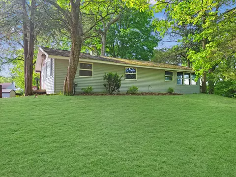 1734 Manitou Ln, Middleville, MI 49333