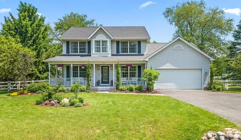 3327 N Manorway Dr, Osseo, MI 49266