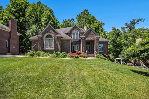 2623 Pin Oak Dr, Ann Arbor, MI 48103