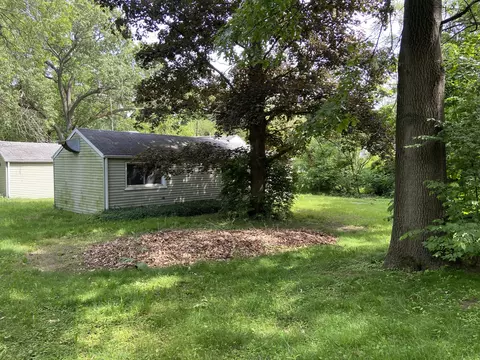 1114 Scott St, Niles, MI 49120 photo 2