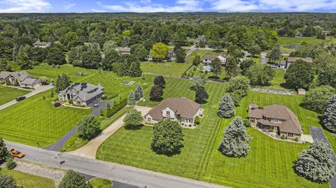 3202 Golfview Dr, Saline, MI 48176 photo 2