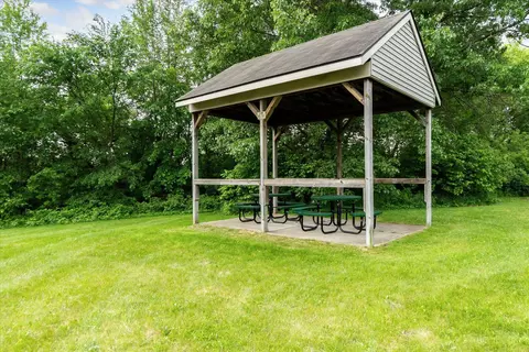 737 Dewars St, Howell, MI 48843 photo 41