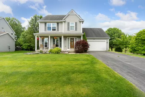 737 Dewars St, Howell, MI 48843 photo 2