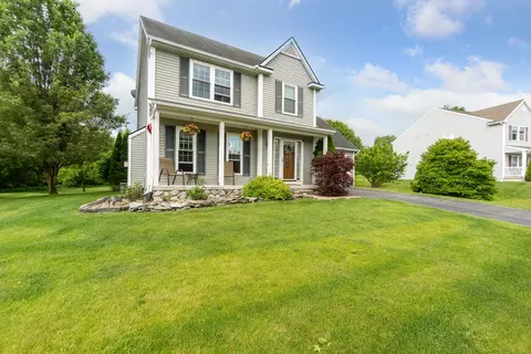 737 Dewars St, Howell, MI 48843 photo 5