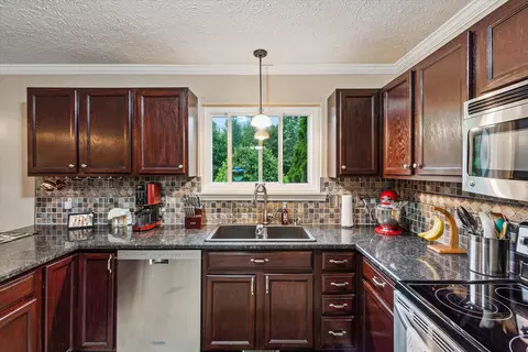 737 Dewars St, Howell, MI 48843 photo 15