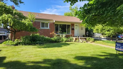 28610 Kathryn St, Garden City, MI 48135