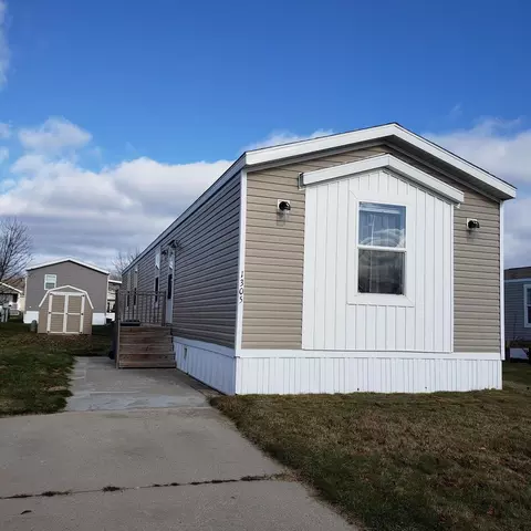 1305 Windridge Ln, Fremont, MI 49412