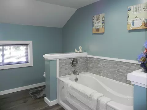 Bath - 19882 Roys Rd, Constantine, MI 49042 photo 8 of 11