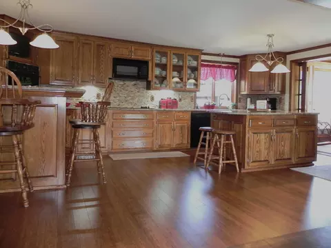 Kitchen - 19882 Roys Rd, Constantine, MI 49042 photo 6 of 7