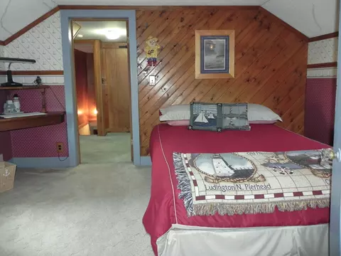 Bedroom - 19882 Roys Rd, Constantine, MI 49042 photo 5 of 7