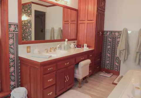Bath - 19882 Roys Rd, Constantine, MI 49042 photo 1 of 11
