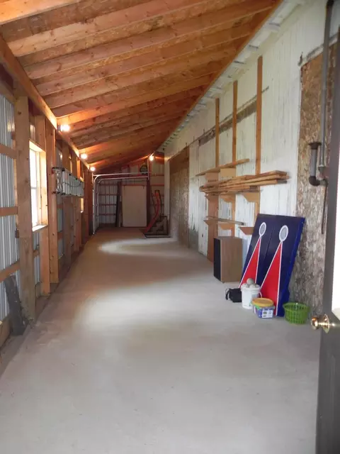 Entry Way - 19882 Roys Rd, Constantine, MI 49042 photo 2 of 2