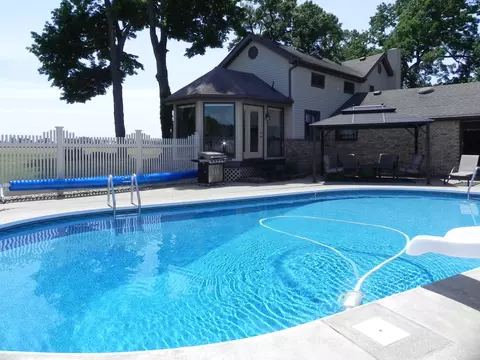 Exterior - 19882 Roys Rd, Constantine, MI 49042 photo 5 of 40
