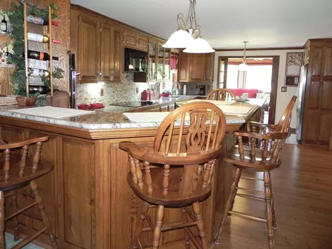 Kitchen - 19882 Roys Rd, Constantine, MI 49042 photo 5 of 7