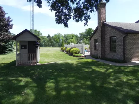 Exterior - 19882 Roys Rd, Constantine, MI 49042 photo 16 of 40