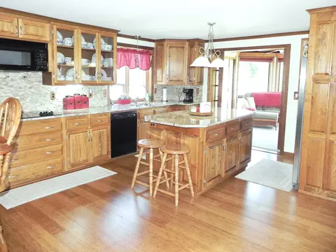 Kitchen - 19882 Roys Rd, Constantine, MI 49042 photo 2 of 7