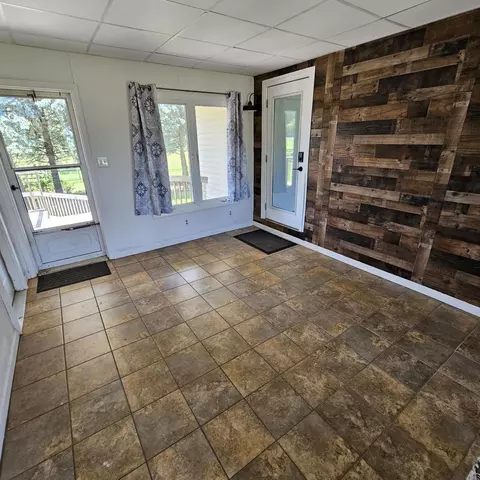 Exterior - 3670 Sargent Rd, Jackson, MI 49201 photo 3 of 23