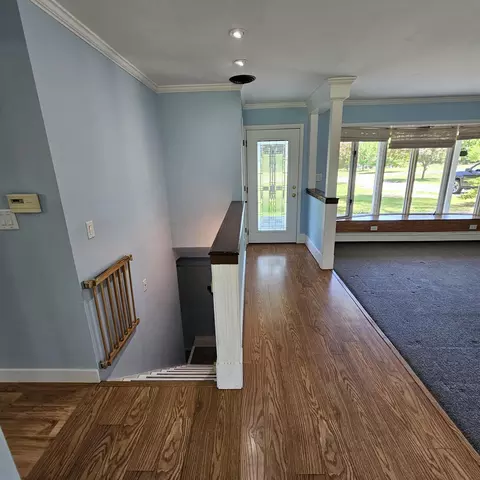 Entry Way - 3670 Sargent Rd, Jackson, MI 49201 photo 1 of 3