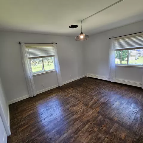 Bedroom - 3670 Sargent Rd, Jackson, MI 49201 photo 1 of 9