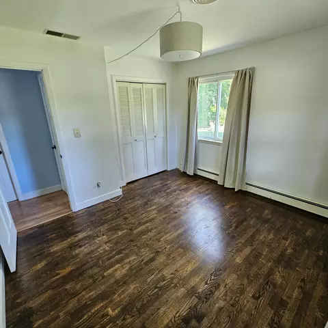 Bedroom - 3670 Sargent Rd, Jackson, MI 49201 photo 5 of 9
