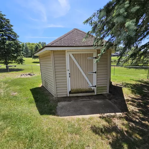 Exterior - 3670 Sargent Rd, Jackson, MI 49201 photo 11 of 23